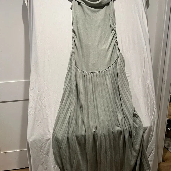 NWT Lioness Sage Mint Green Maxi Ruched Sides Drop Shoulder Sleeves Dress - Picture 10 of 12